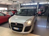 Usata Fiat Doblò Emotion 105 CV (77 kW) 2011 Argento Monovolume