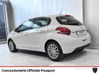 Usata Peugeot 208 Active 83 CV (61 kW) 2019 Bianco Utilitaria