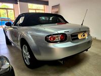 Usata Mazda MX5 126 CV (92 kW) 2006 Argento Cabrio