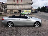 Usado BMW 320 Cabriolet 177 HP (130 kW) 2009 Cinzento Cabrios