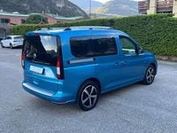 Usata VW Caddy 122 CV (89 kW) 2022 Azzurro Monovolume