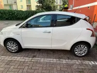 Usata Lancia Ypsilon 60 CV (44 kW) 2015 Bianco Utilitaria