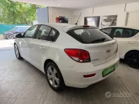 Usata Chevrolet Cruze 163 CV (119 kW) 2011 Bianco Berlina
