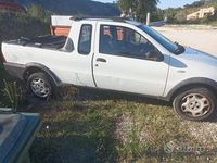 Begagnad Fiat Strada 60 HK (44 kW) 2004 Vit Pickup