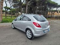 Usata Opel Corsa Edition 80 CV (58 kW) 2012 Argento Utilitaria