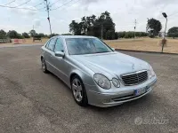Usata Mercedes E270 177 CV (130 kW) 2003 Grigio Berlina