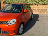 Usata Renault Twingo Vibes 30 kW (42 CV) 2020 Arancione Utilitaria