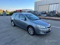 Usata Opel Astra Cosmo 110 CV (80 kW) 2012 Blu Station wagon
