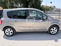 Usata Renault Grand Modus 75 CV (55 kW) 2011 Giallo Monovolume