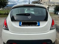 Usata Lancia Ypsilon Silver 85 CV (62 kW) 2014 Bianco Utilitaria