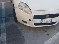 Usata Fiat Grande Punto 75 CV (55 kW) 2011 Bianco Utilitaria