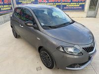 Usata Lancia Ypsilon Gold 70 CV (51 kW) 2022 Grigio Utilitaria