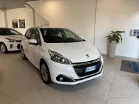 Usata Peugeot 208 Allure 82 CV (60 kW) 2019 Bianco Utilitaria