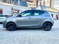 Usata Lancia Ypsilon Gold 69 CV (50 kW) 2017 Grigio Utilitaria