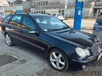 Usata Mercedes C220 Avantgarde 150 CV (110 kW) 2004 Blu Berlina