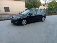 Usata Opel Astra Cosmo 110 CV (80 kW) 2011 Berlina