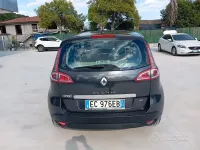 Usata Renault Scénic III 110 CV (80 kW) 2010 Grigio Monovolume