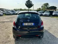 Gebraucht Lancia Ypsilon 84 PS (61 kW) 2015 Schwarz Kleinwagen