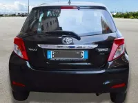 Begagnad Toyota Yaris Active 69 HK (50 kW) 2012 Svart Halvkombi