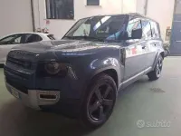 Usata Land Rover Defender SE 249 CV (183 kW) 2022 Blu SUV