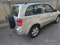 Usata Toyota RAV4 2003 Grigio SUV