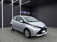 Usata Toyota Aygo X-play 69 CV (50 kW) 2015 Argento Utilitaria