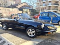 Begagnad Alfa Romeo Spider 128 HK (94 kW) 1984 Svart Cab