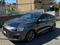 Usata Ford Focus ST-Line 120 CV (88 kW) 2020 Grigio Berlina