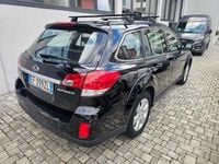 Usado Subaru Outback 150 CV (110 kW) 2011 Negro Familiar