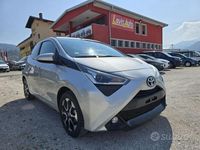 Usata Toyota Aygo Connect Style 72 CV (52 kW) 2021 Argento Utilitaria