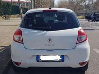 Usata Renault Clio II Dynamique 75 CV (55 kW) 2009 Berlina