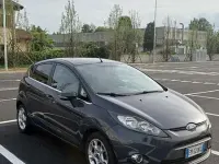 Usata Ford Fiesta Titanium 97 CV (71 kW) 2012 Blu/azzurro Berlina