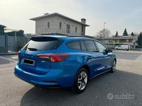 Usata Ford Focus 125 CV (91 kW) 2022 Blu Station wagon