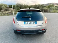 Usata Lancia Delta 190 CV (139 kW) 2011 Marrone Utilitaria