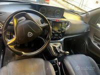 Usata Lancia Ypsilon 69 CV (50 kW) 2018 Grigio Utilitaria