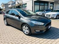 Usata Ford Focus Titanium 120 CV (88 kW) 2017 Grigio Berlina