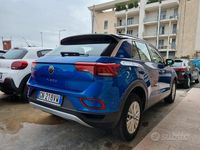 Usata VW T-Roc Life 116 CV (85 kW) 2023 Blu SUV