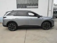 Nuova Peugeot 5008 GTi 196 CV (144 kW) 2026 Grigio SUV