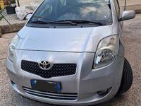 Usata Toyota Yaris Sol 87 CV (63 kW) 2008 Grigio Berlina