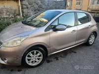 Usata Peugeot 208 68 CV (50 kW) 2013 Marrone Utilitaria