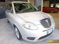 Usata Lancia Ypsilon 69 CV (50 kW) 2012 Grigio scuro Utilitaria