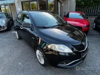 Usata Lancia Ypsilon 69 CV (50 kW) 2016 Nero Utilitaria