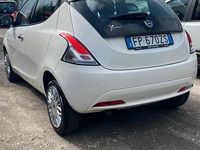 Usata Lancia Ypsilon Gold 95 CV (69 kW) 2018 Bianco Utilitaria
