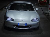 Usata Mazda MX5 110 CV (80 kW) 2000 Grigio Cabrio