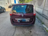 Usata Renault Grand Scénic III 110 CV (80 kW) 2012 Rosso Monovolume