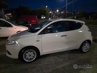 Usata Lancia Ypsilon 95 CV (69 kW) 2016 Bianco Utilitaria