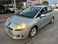 Usata Peugeot 5008 150 CV (110 kW) 2010 Grigio Monovolume