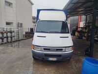 Usata Iveco Daily 86 CV (63 kW) 2001 Bianco Furgone