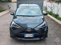 Usata Toyota Aygo 72 CV (52 kW) 2019 Grigio Utilitaria