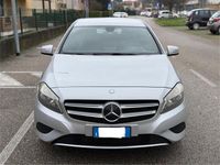 Usata Mercedes A180 109 CV (80 kW) 2014 Grigio Berlina